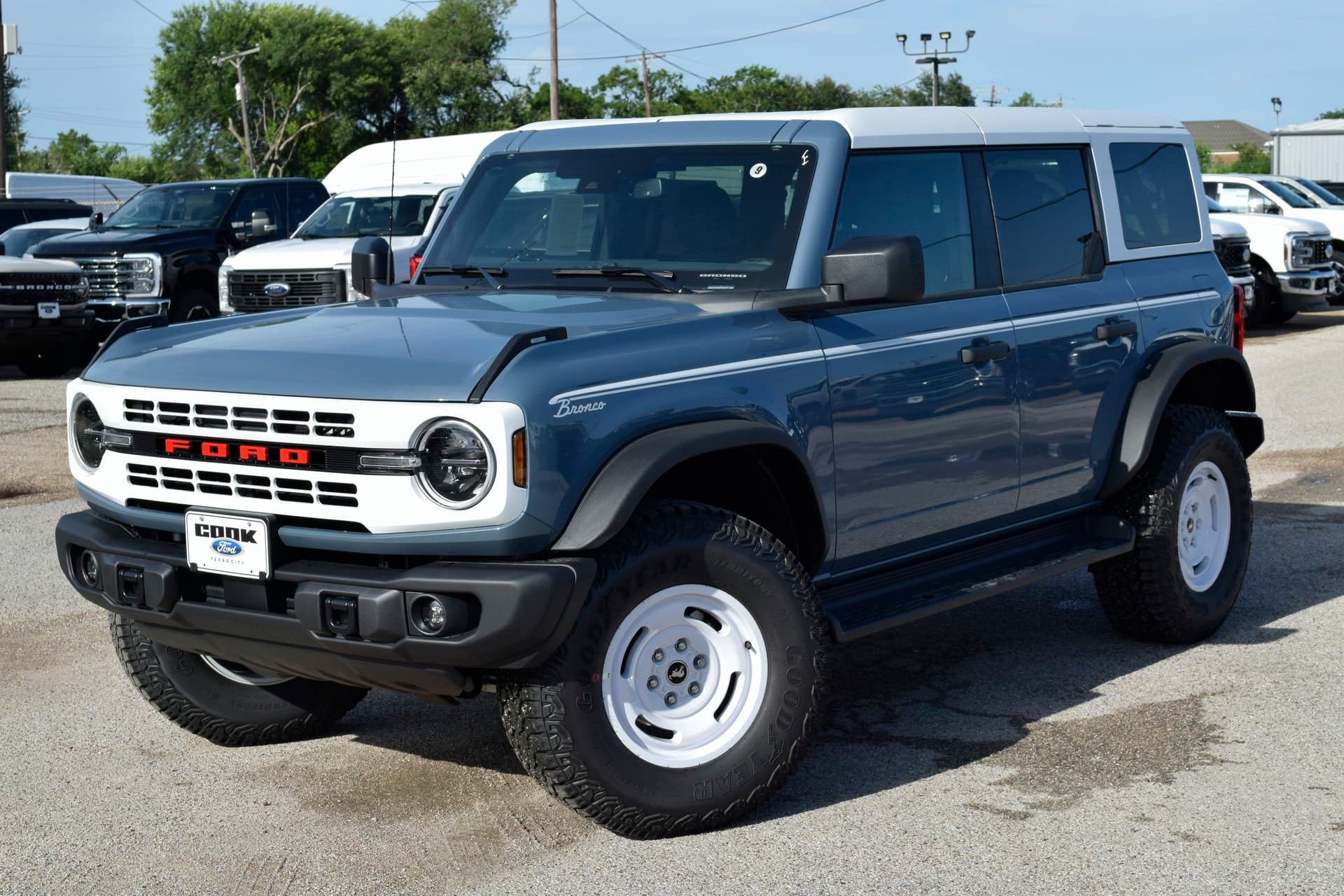 2025 Ford Bronco Heritage Edition