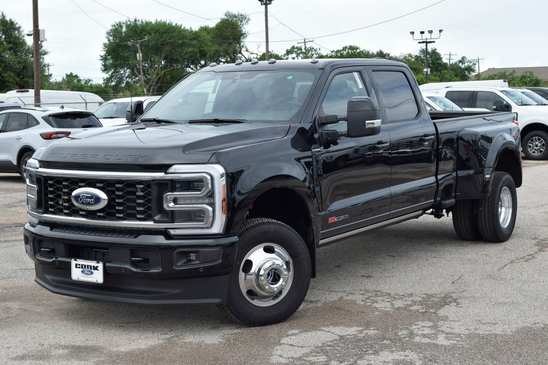 2025 Ford F-350SD Platinum