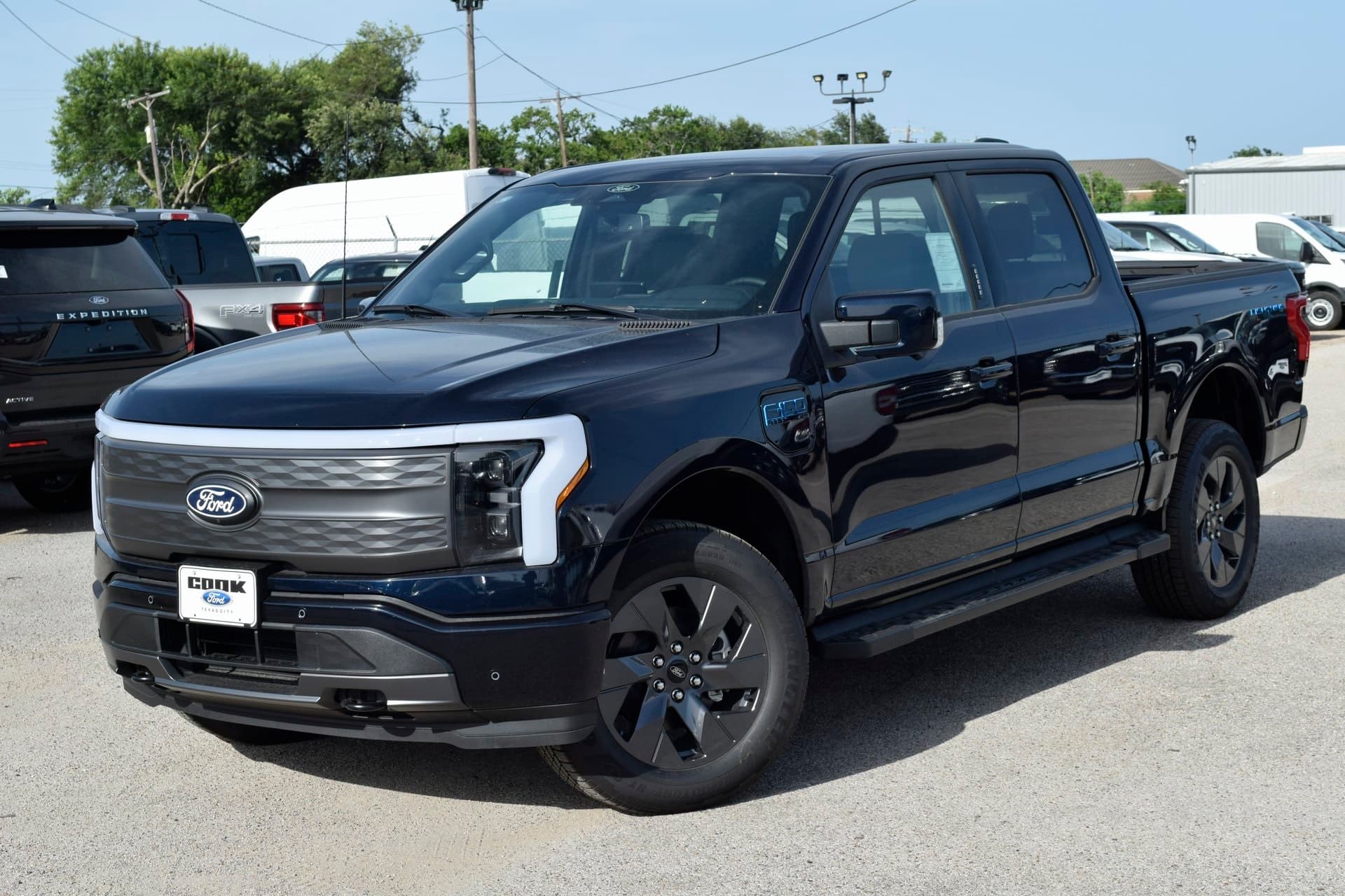 2025 Ford F-150 Lightning Lariat
