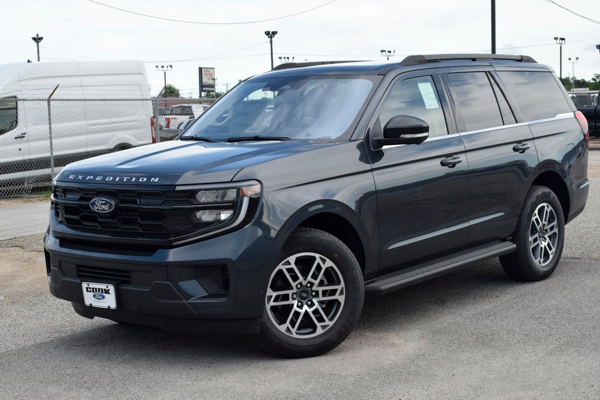 2025 Ford Expedition Active