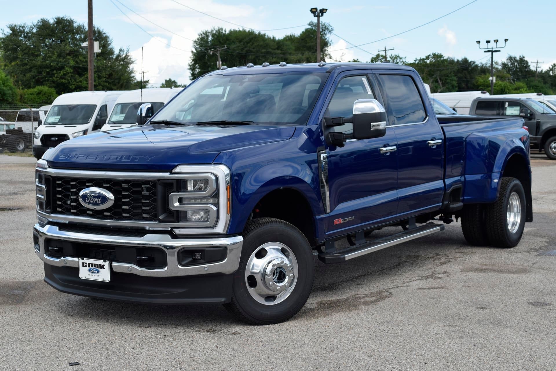 2026 Ford F-350SD Lariat
