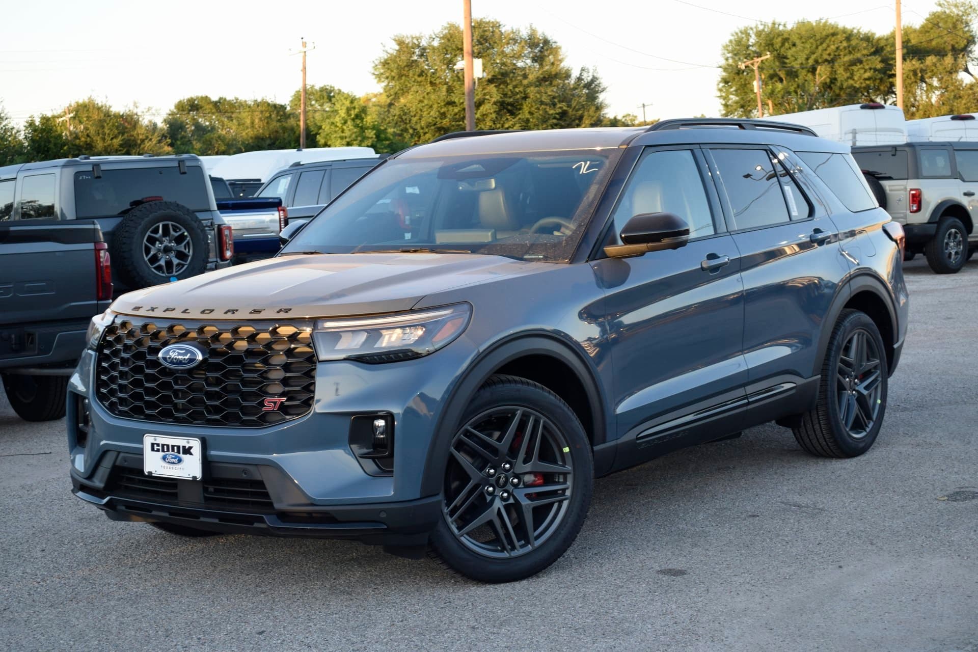2025 Ford Explorer ST