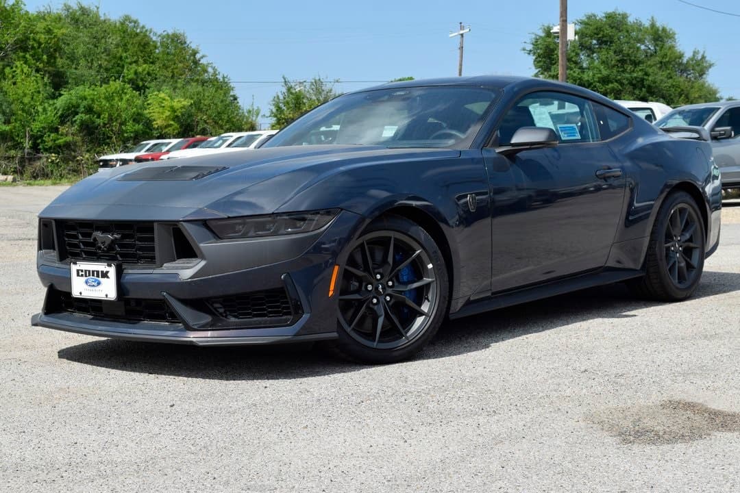 2025 Ford Mustang Dark Horse