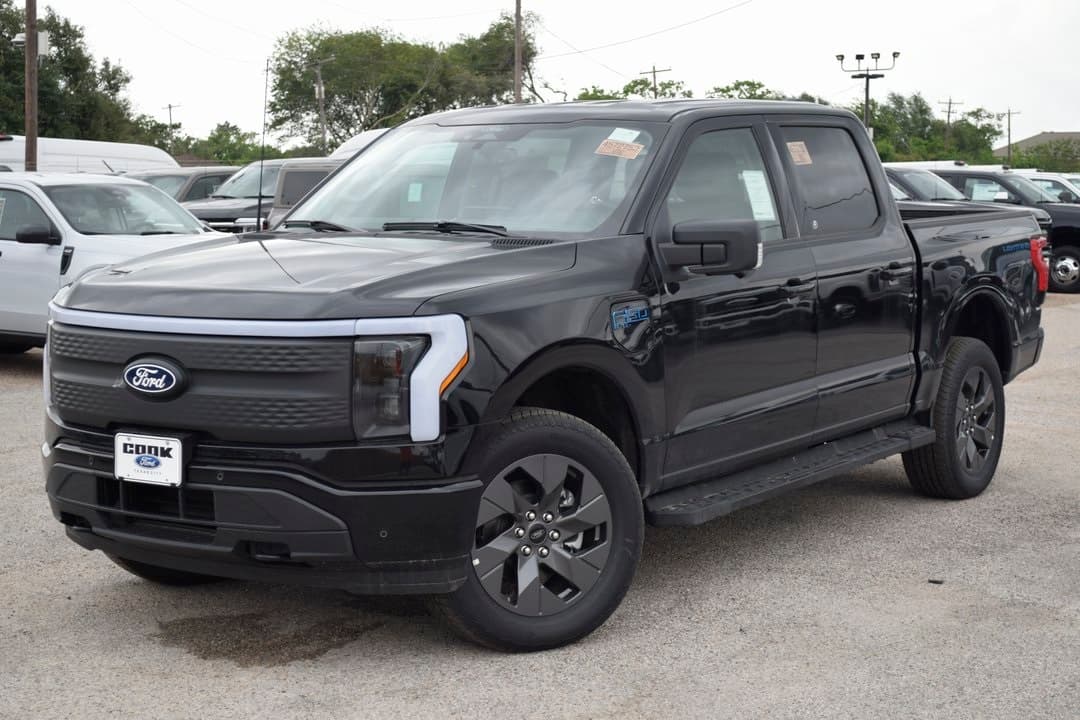 2025 Ford F-150 Lightning Flash